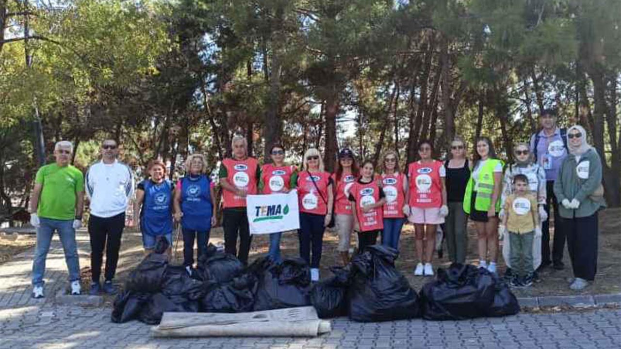 Yalova Tema, Yalova Beledi̇yesi̇ Ve Let’s Do İt Yalova İle Bi̇rli̇kte Çevre Temi̇zli̇ği̇ Yapti (4)