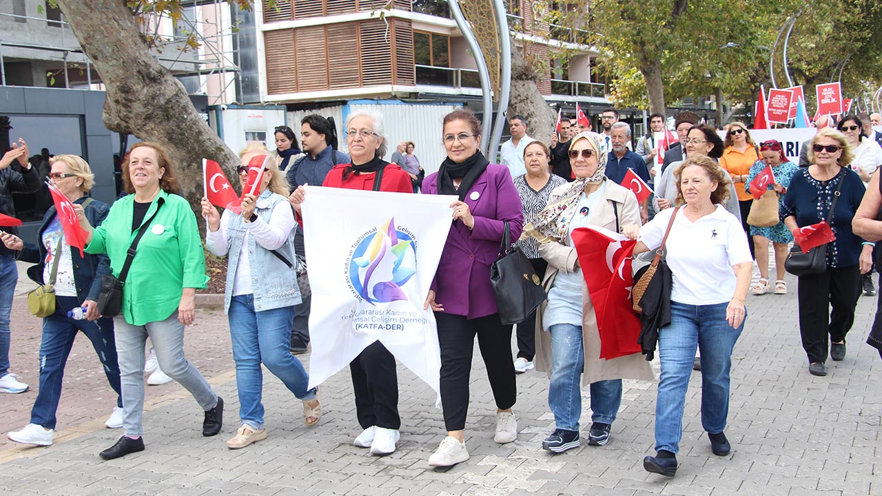 Yalova Turk Dil Bayram Senlik Kortej Yuruyus (2)