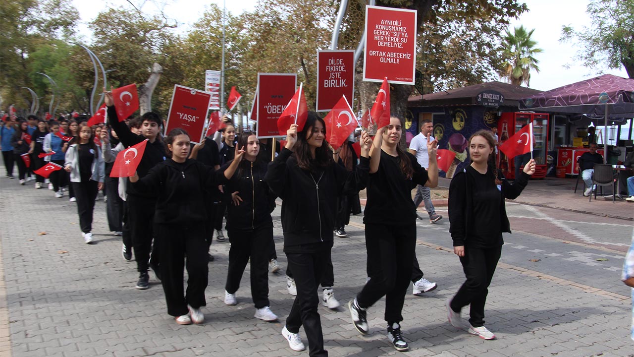 Yalova Turk Dil Bayram Senlik Kortej Yuruyus (5)
