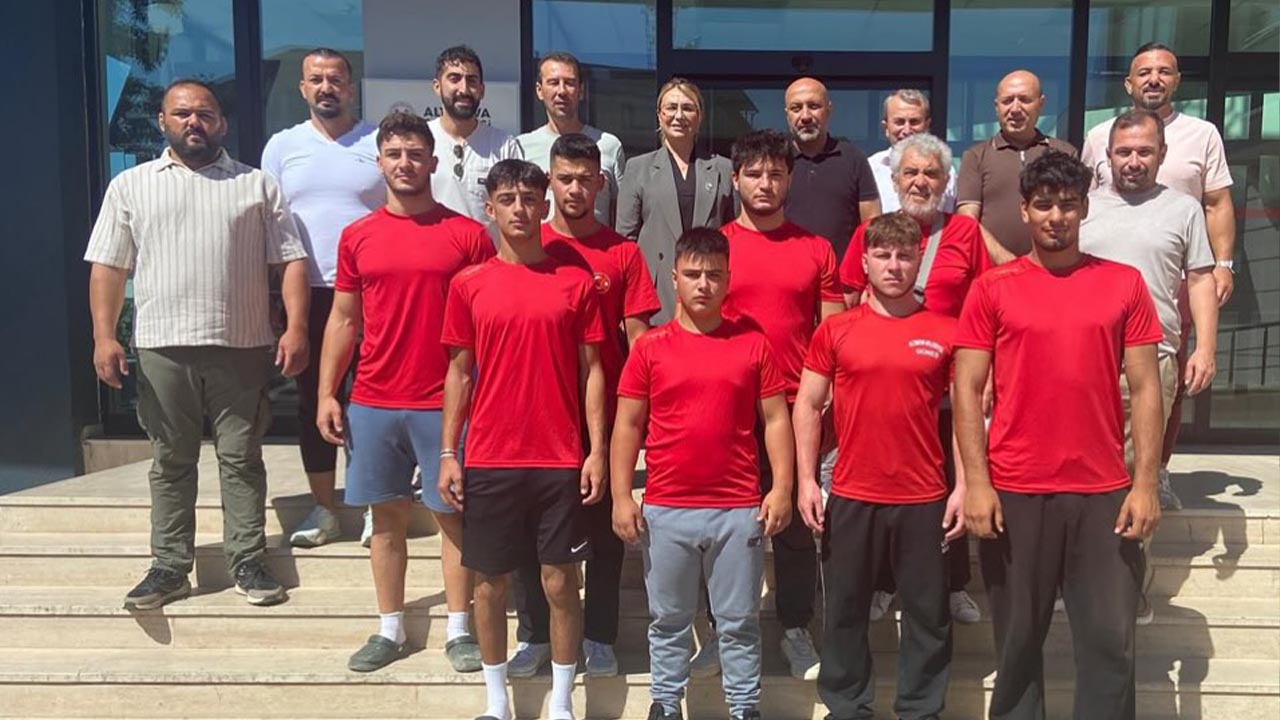 Altınova’nın Pehlivanları Elmalı İçin Yola Çıktı (1)