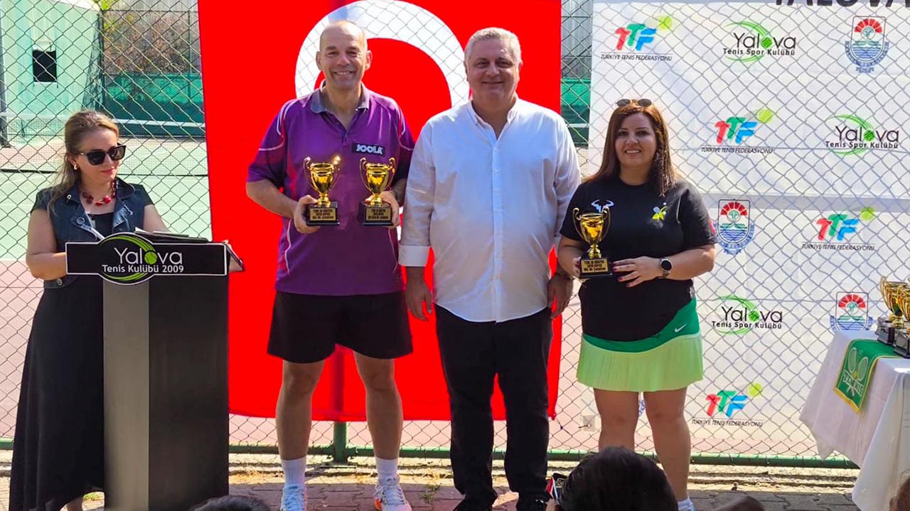 Yalova’da Teni̇s Turnuvasi Büyük Bi̇r Heyecan Ve Coşku İle Tamamlandi (4)