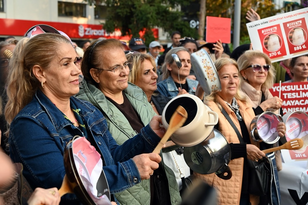 Chp Kadın Kolları Tencere (2)