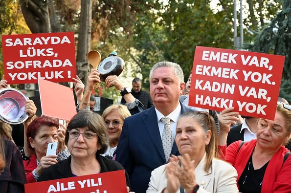 Chp Kadın Kolları Tencere (3)