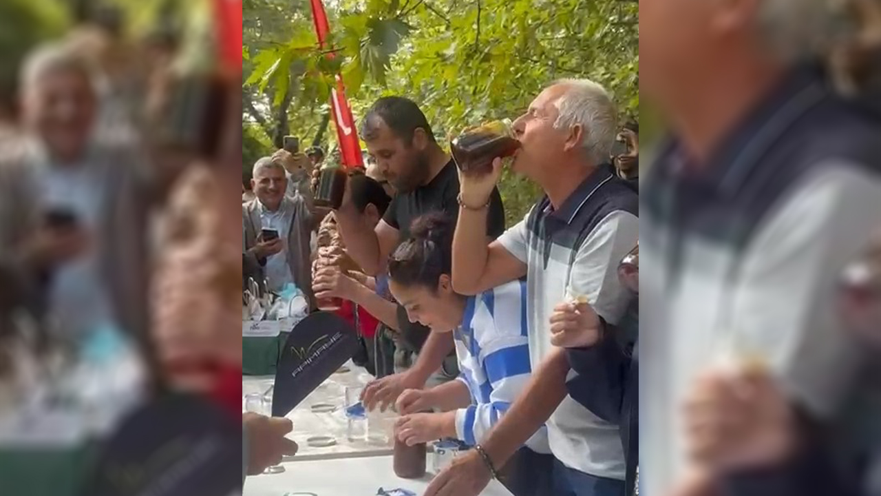 2 Dakikada 1 Kilogram Bal Yedi, Izleyenler Hayret Etti (4)