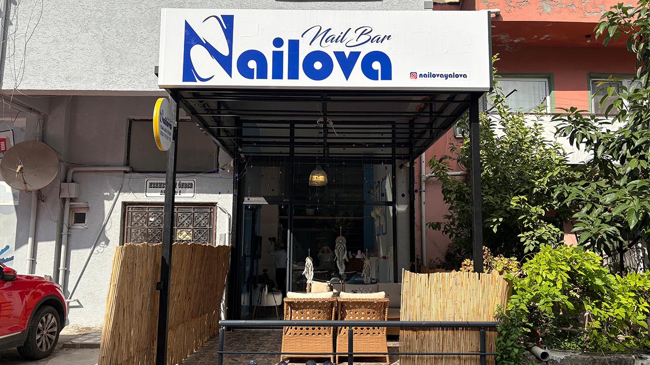 Alaçatı Esintisi Yalova’da İki Kuzen Nail Bar Açtı (5)