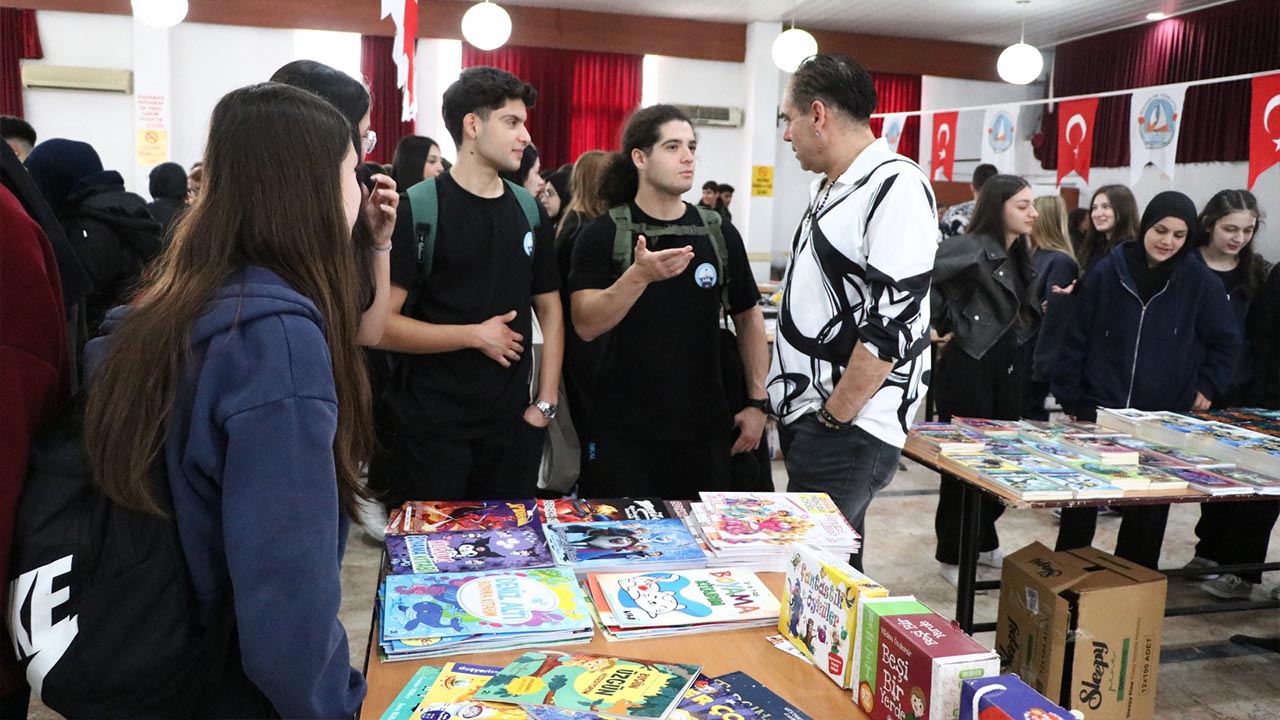 Çiftlikköy Kitap Günleri’ne Öğrencilerden Yoğun İlgi (3)