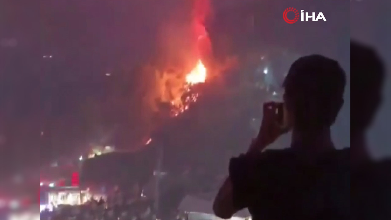 Çin’deki İha’lı Havai Fişek Gösterisi Kontrolden Çıktı, Gökten Alev Topu Ve Kıvılcım Yağdı (2)