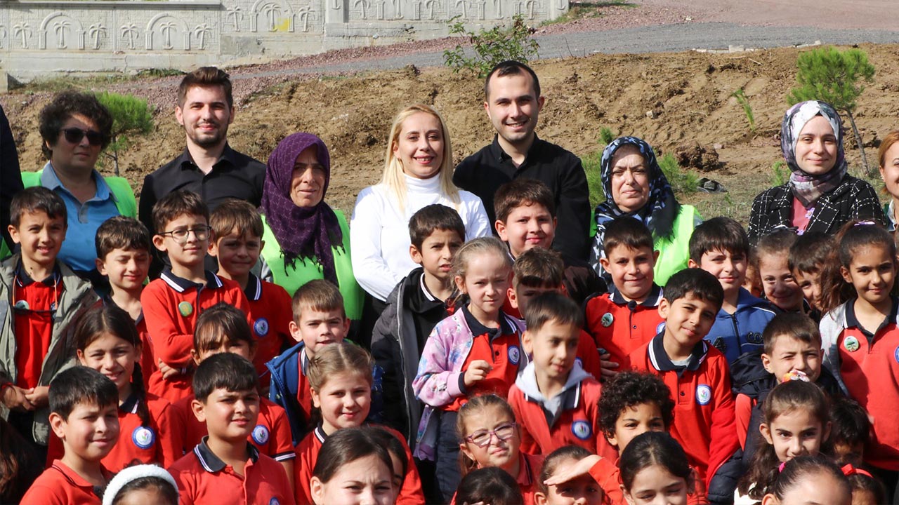 Fidanlar ‘Yeşil Çiftlikköy’ İçin Yeşerecek (2)