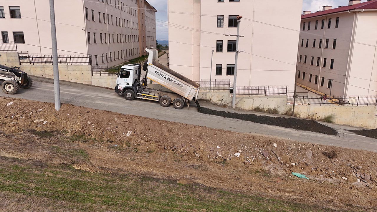 Kyk Kız Öğrenci Yurdu Yolunda Bakım Başladı (3)