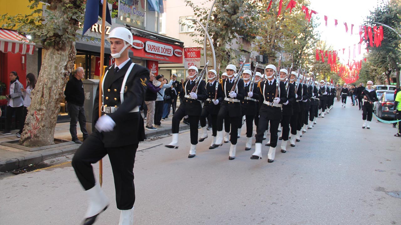 Çok Yaşa Cumhuriyet! (2)