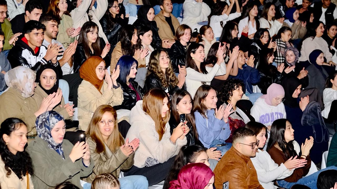 Mavi Gri Ile Festival Renk Kazandı (3)