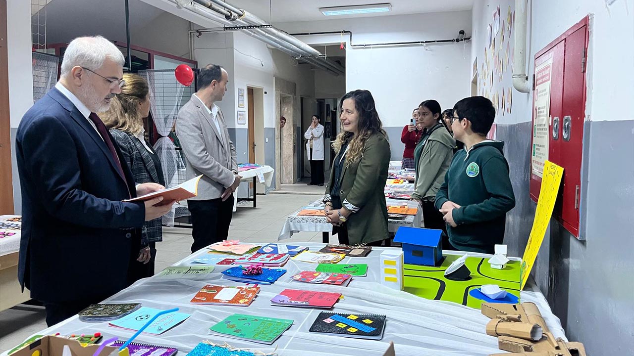 Öğrencilerin Üretimleri Sergide Görücüye Çıktı (4)