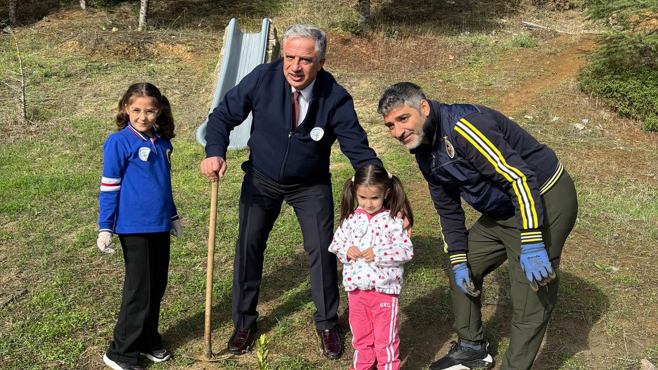 Termal’de Doğa Sevgisi Fidanlarla Büyüyor (2)