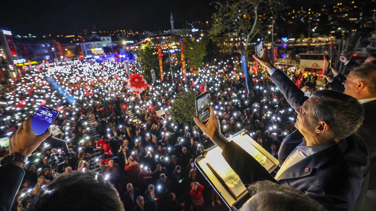 Chp Özgür Özel Sarıyer Istanbul Miting Eylem (2)