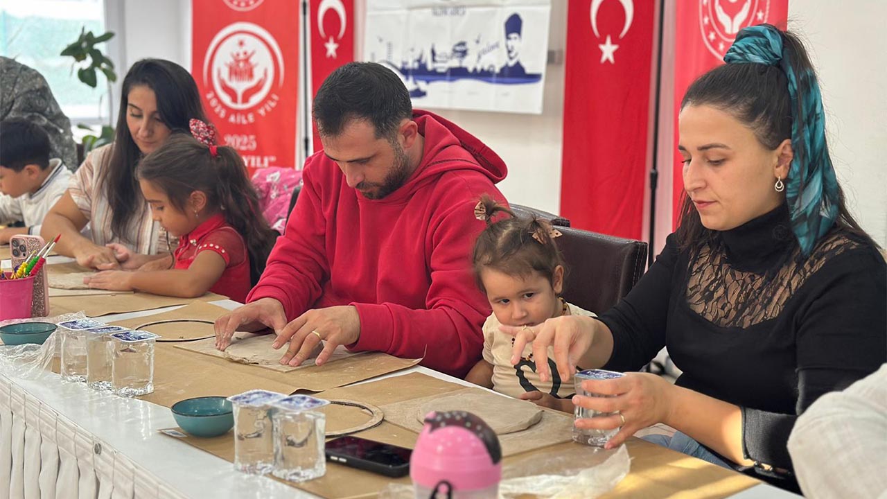 Yalova Aile Sosyal Hizmet Il Mudurluk Polis Esleri Dernek Seramik Etkinlik (1)