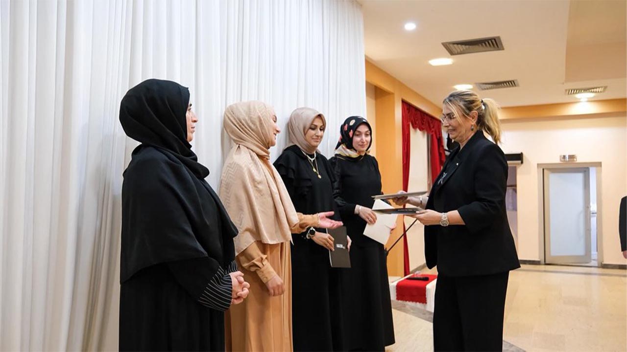 Yalova Altinova Camii Ve Din Gorevlileri Haftasi Yemek Duzenlendi (3)