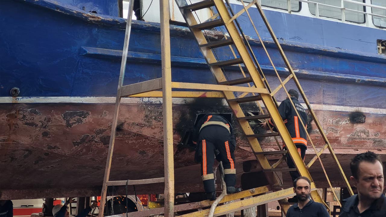 Yalova Altinova Tersane Gemi Yangin Afad Ekipler Sondurme (4)