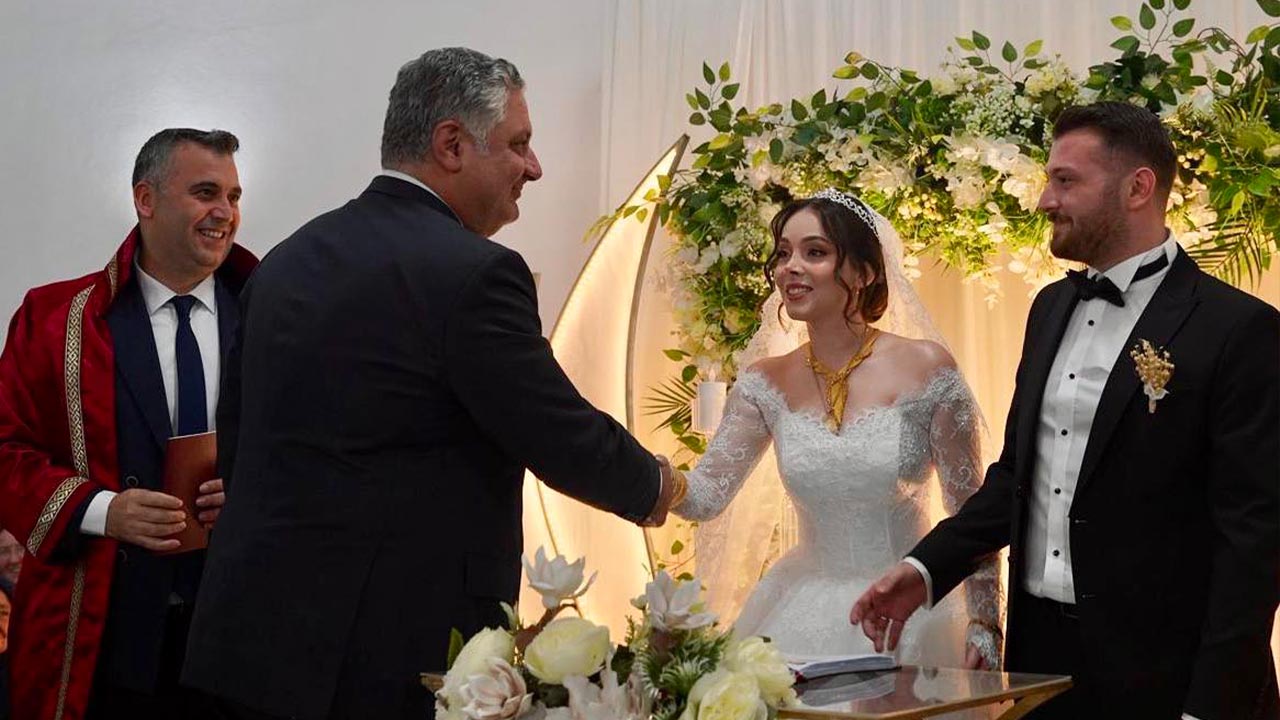 Yalova Baskan Mehmet Gurel Nikahlara Katildi (1)