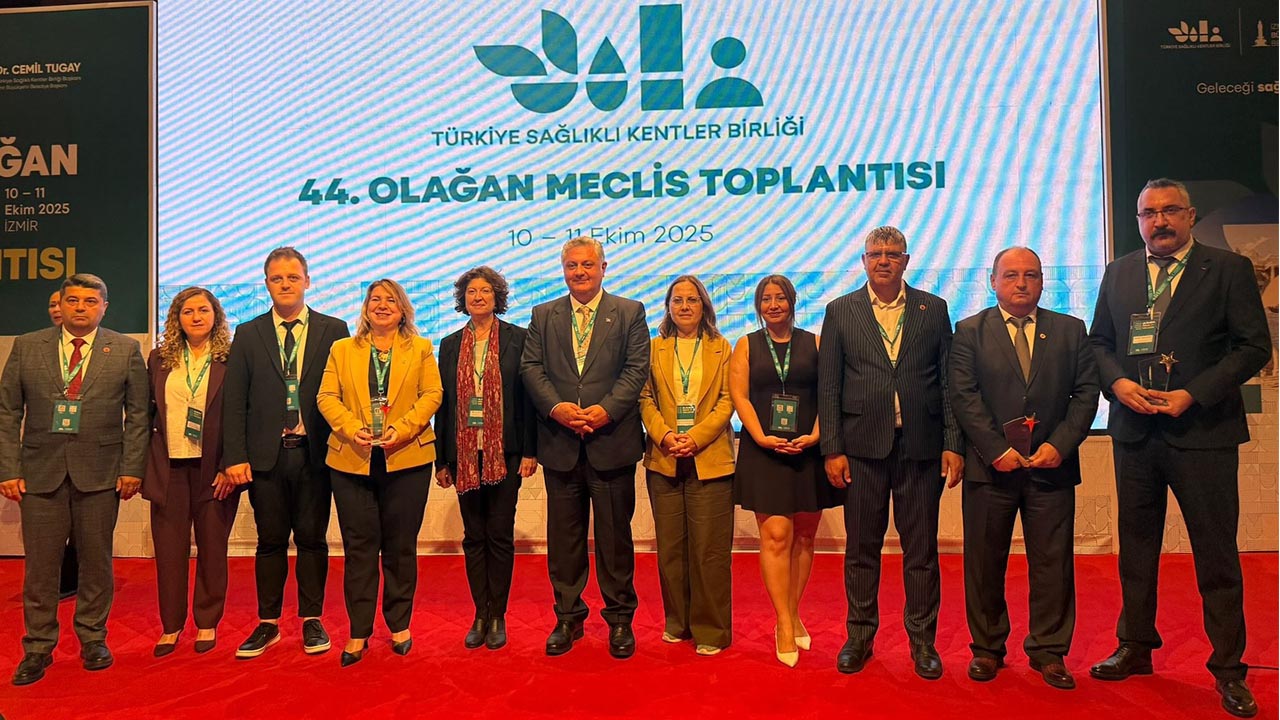 Yalova Belediye Baskan Saglikli Kentler Birligi Izmir Olagan Meclis Toplanti (1)
