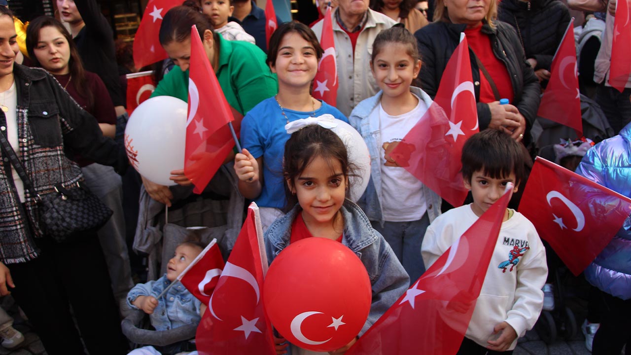 Yalova Belediye Cumhuriyet Bayram Tango Zeybek Gosteri (2)