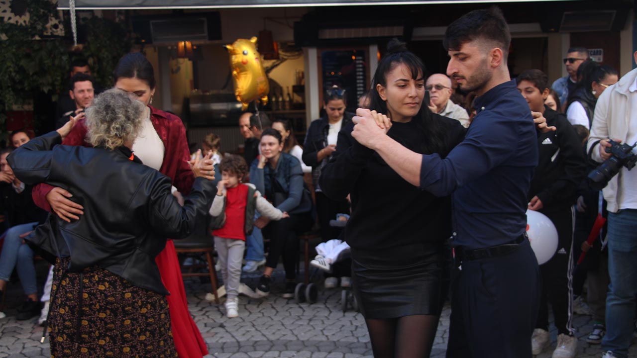 Yalova Belediye Cumhuriyet Bayram Tango Zeybek Gosteri (9)