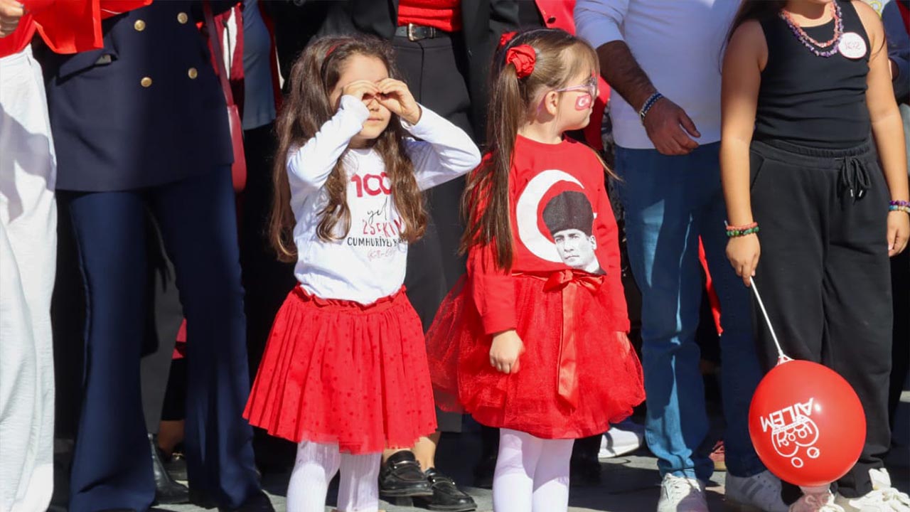 Yalova Belediye Valilik Cumhuriyet Bayram Kutlamalar Ceren Ozdemir (4)