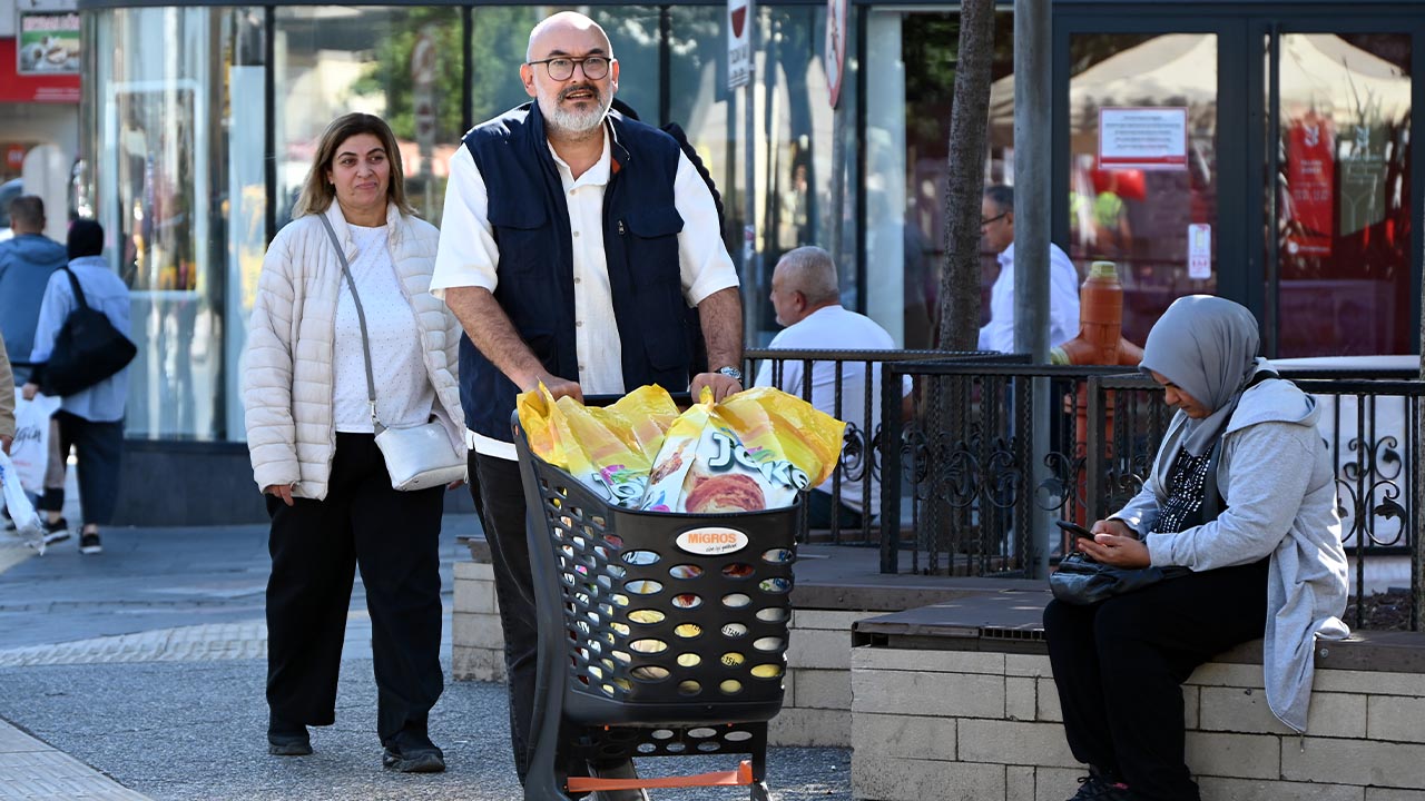 Yalova Belediyesi Askida Mama Sokak Hayvan Bagis Etkinlik (1)