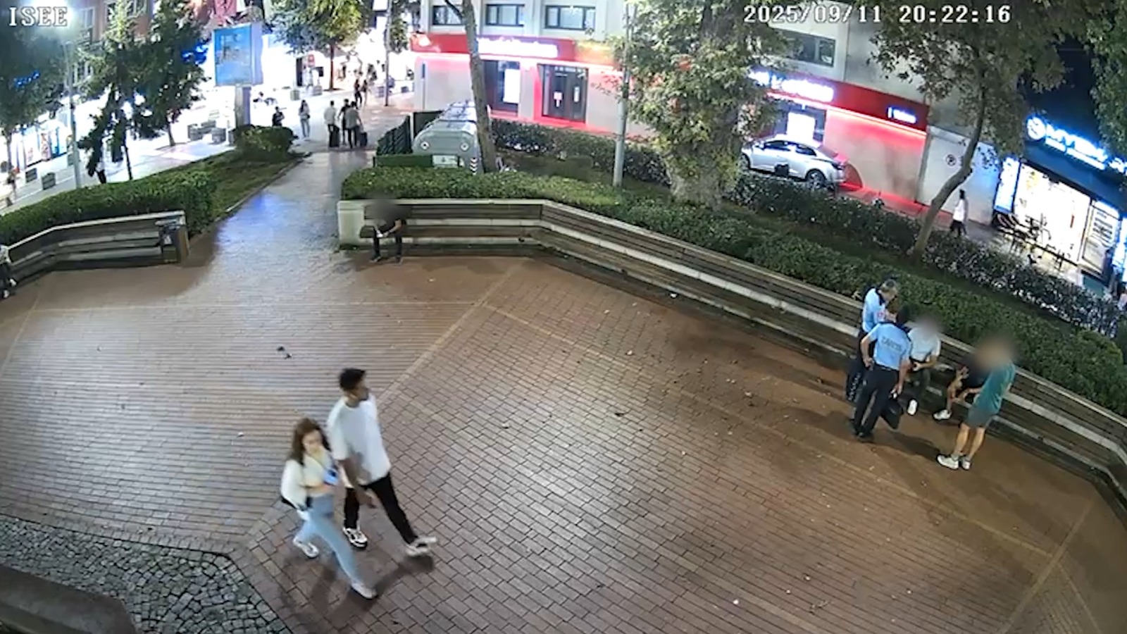 Yalova Belediyesi Cevre Zabita Ekipler Izmarit Vatandas Para Cezasi (2)