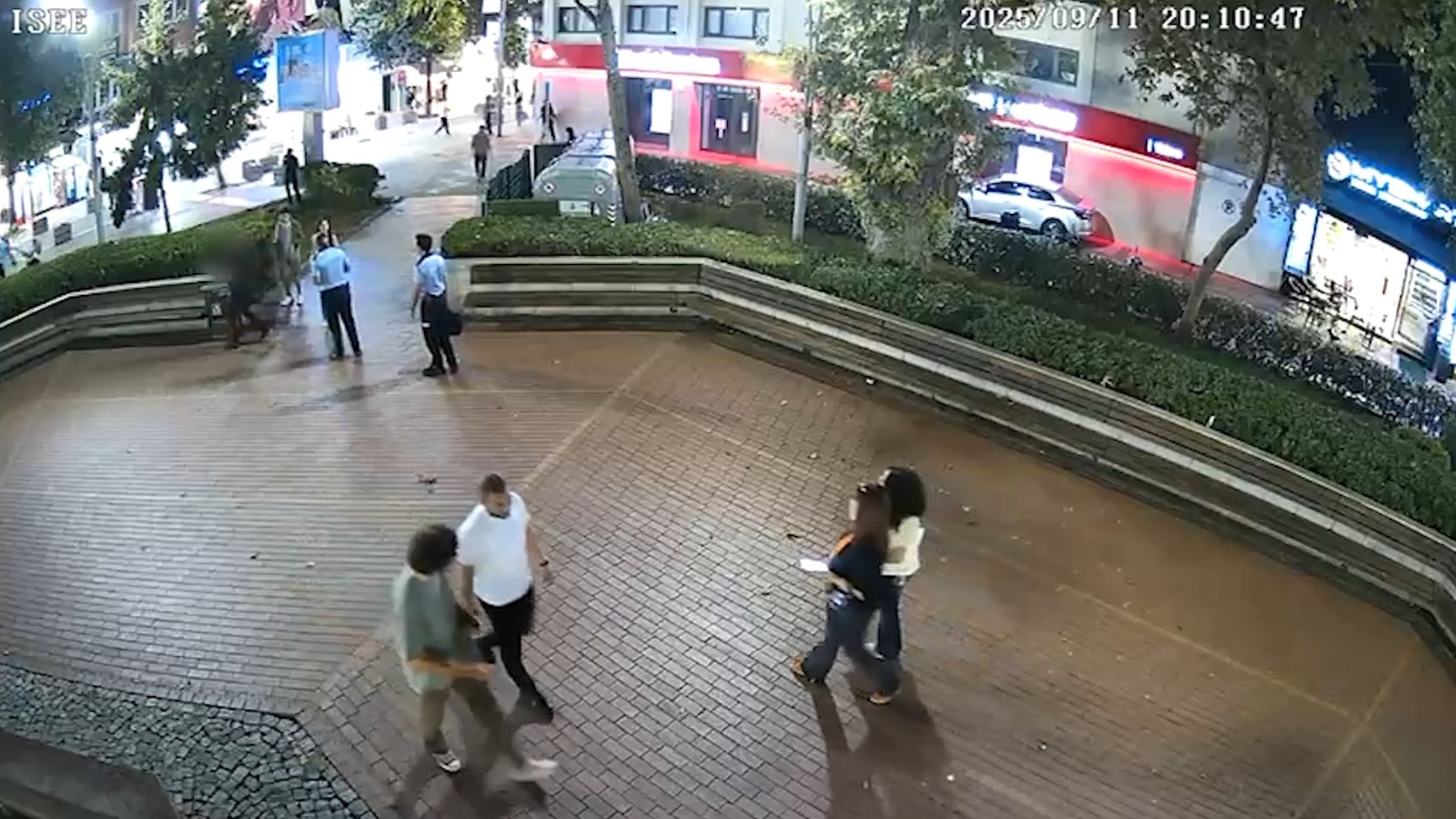 Yalova Belediyesi Cevre Zabita Ekipler Izmarit Vatandas Para Cezasi (4)