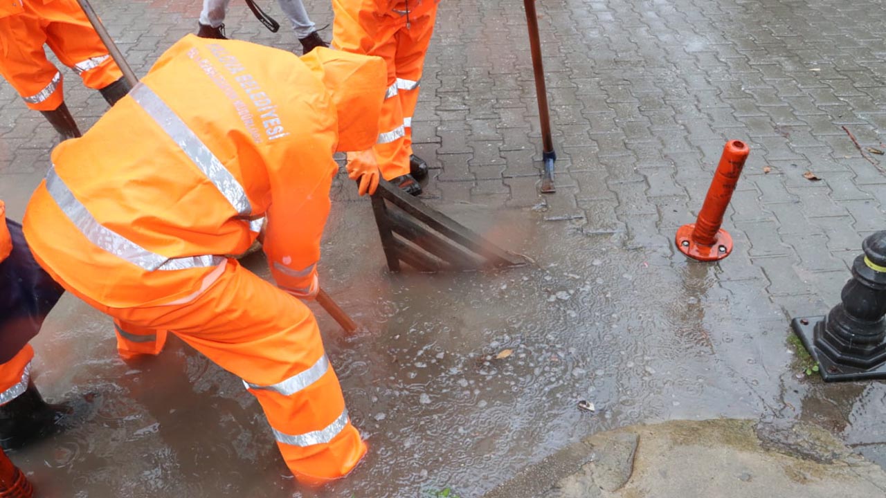 Yalova Belediyesi Saganak Yagis Mesai Calisma (4)