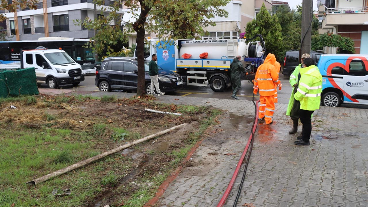 Yalova Belediyesi Su Kanaliasyon Ekipler Yagis Mudahale (1)
