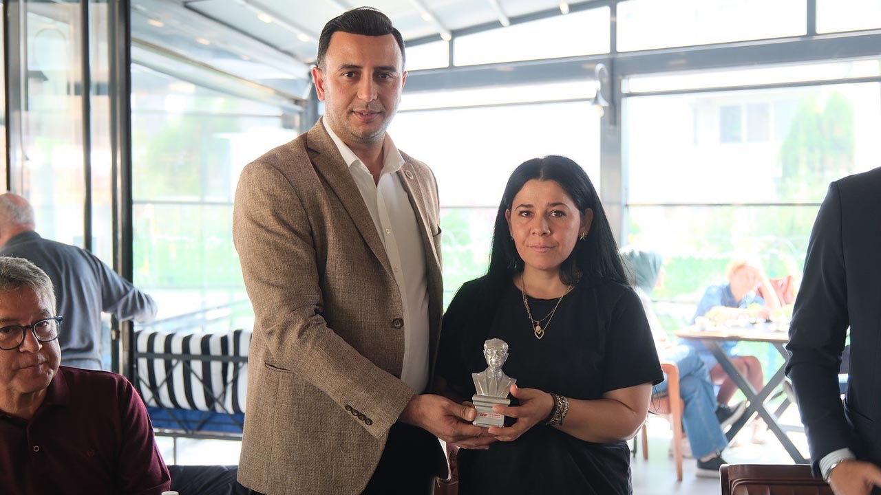 Yalova Ciftlikkoy Belediye Baskan Kaymakamlik Muhtarlar Gun Kutlama (3)