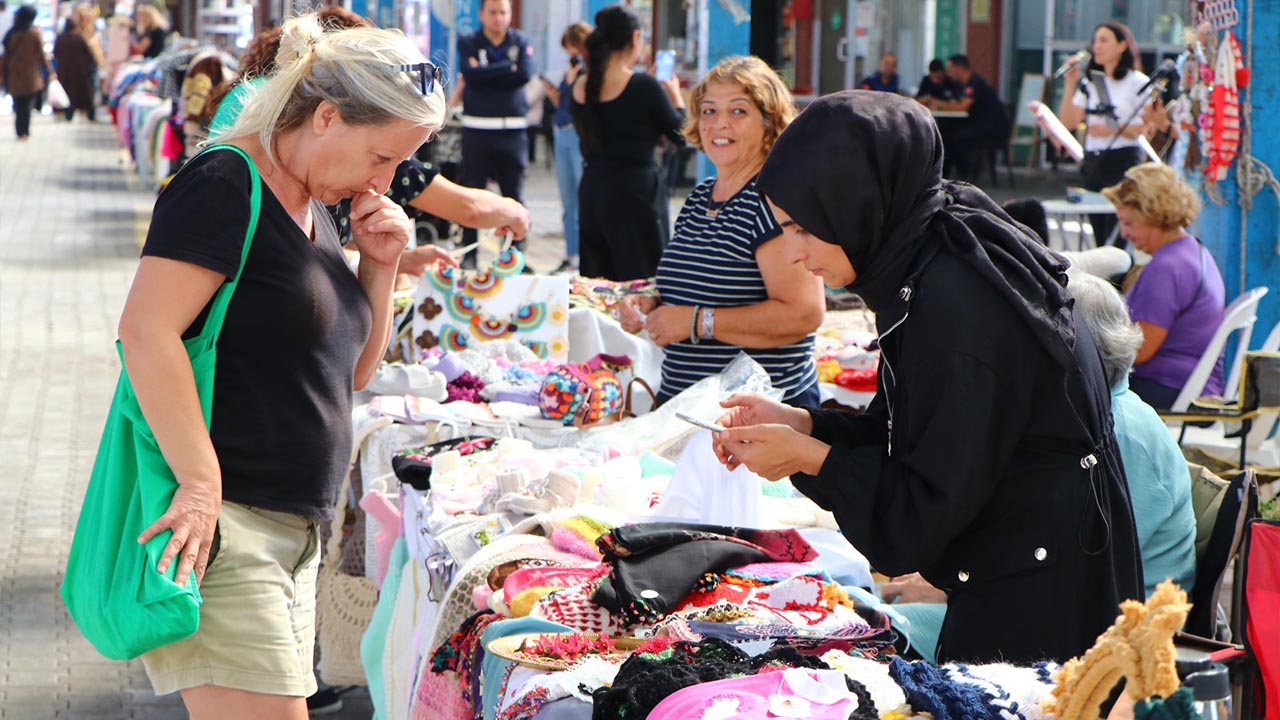Yalova Ciftlikkoy El Emegi Pazari Ilgi Goruyor (3)