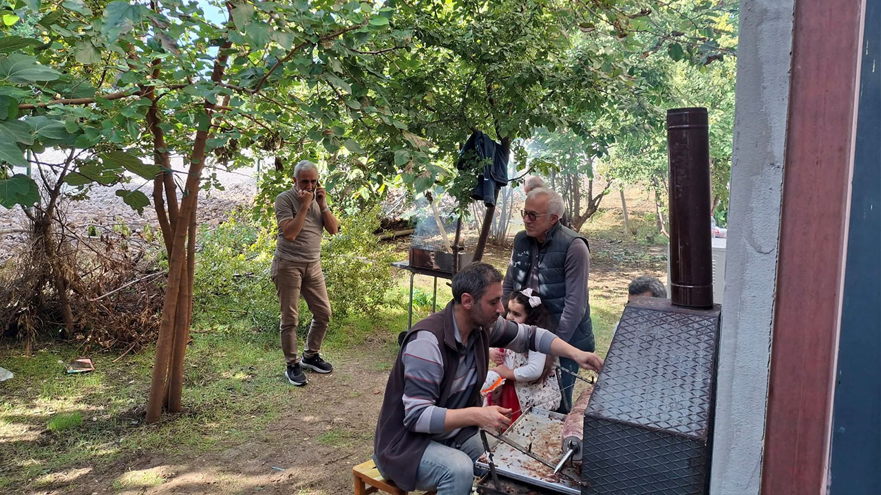 Yalova Ciftlikkoy Erzurumlular Dernegi Cag Kebabi Gunu (5)