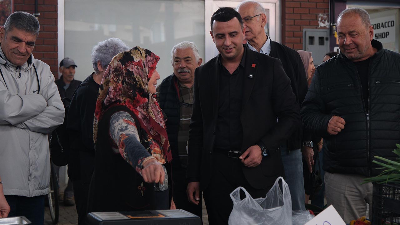Yalova Ciftlikkoy Ilce Baskan Kapali Pazar Yeri Ziyaret Vatandas Bulusma (1)