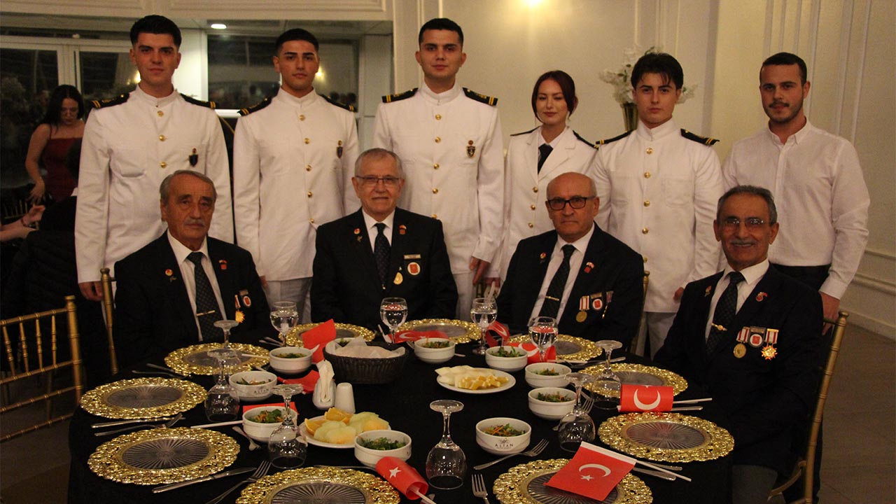 Yalova Cumhuriyet Balo Ogrenci (1)
