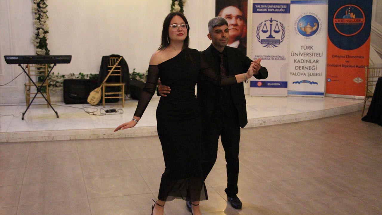 Yalova Cumhuriyet Balo Ogrenci (3)