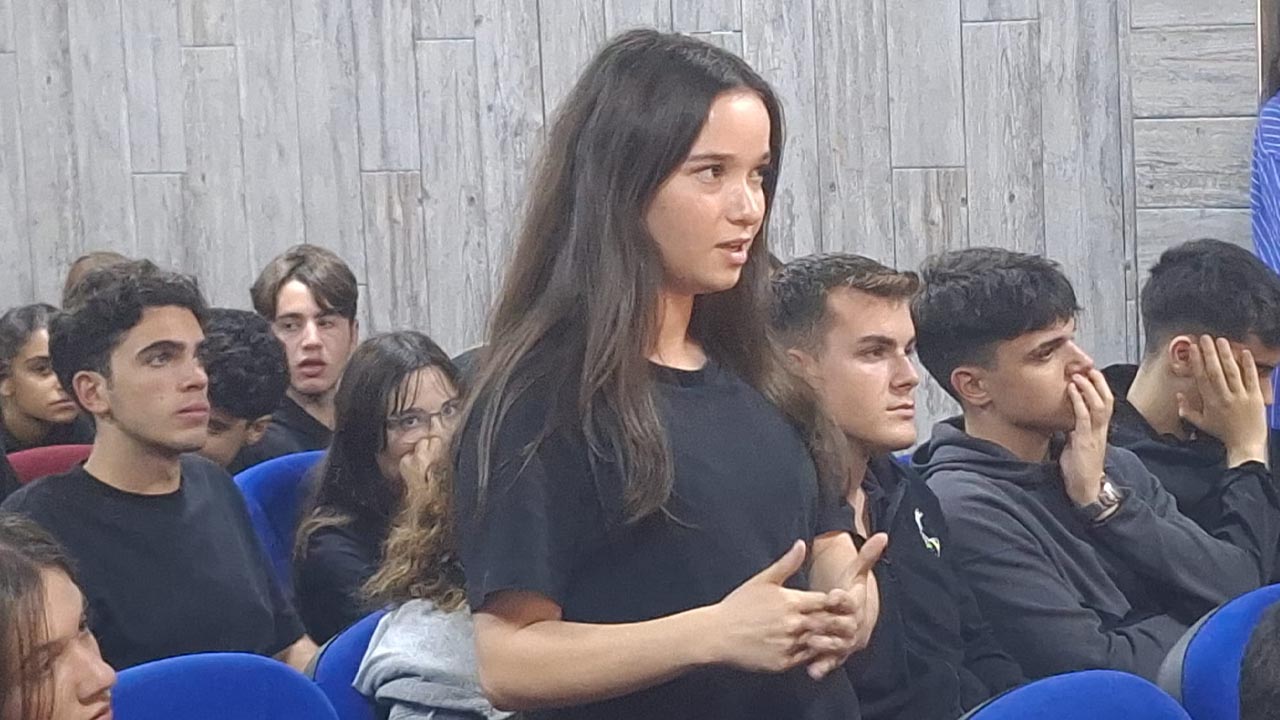 Yalova Eski Vali Ogretim Uyesi Birey Okullari Z Kusagi Program Konusma (4)