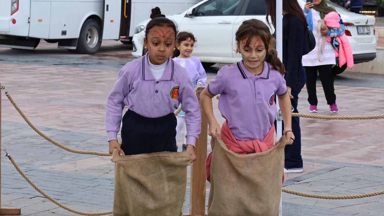 Yalova Geleneksel Oyunlar Federasyon Genclik Spor Tir Ogrenciler Eglence (2)