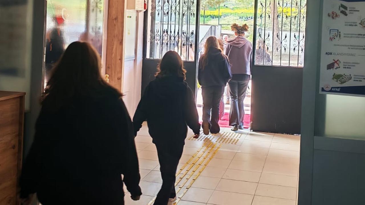 Yalova Guzel Sanatlar Lisesi Deprem Tatbikat (3)