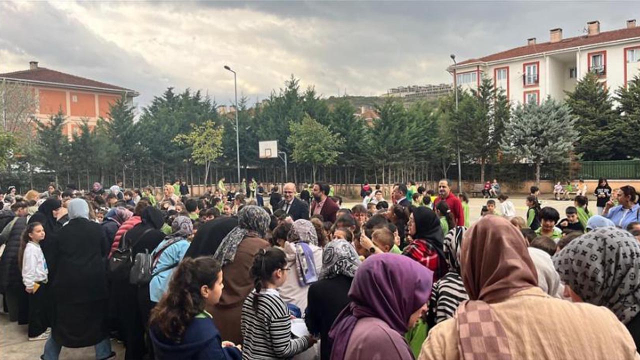 Yalova Il Milli Egitim Mudurluk Gazze Okul Ogrenciler Kermes (1)