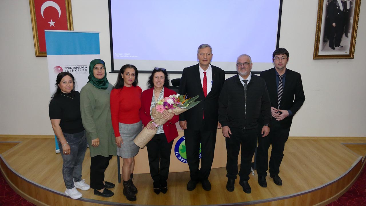 Yalova Il Sivil Toplum Mudurluk Universite Yukam Kadina Siddet Konferan (2)