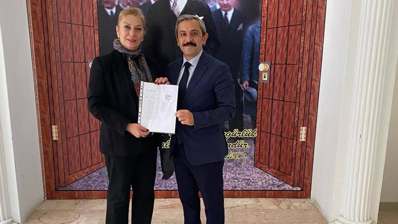 Yalova Iyi Parti Merkez Ilce Baskan Mazbata Toren (4)