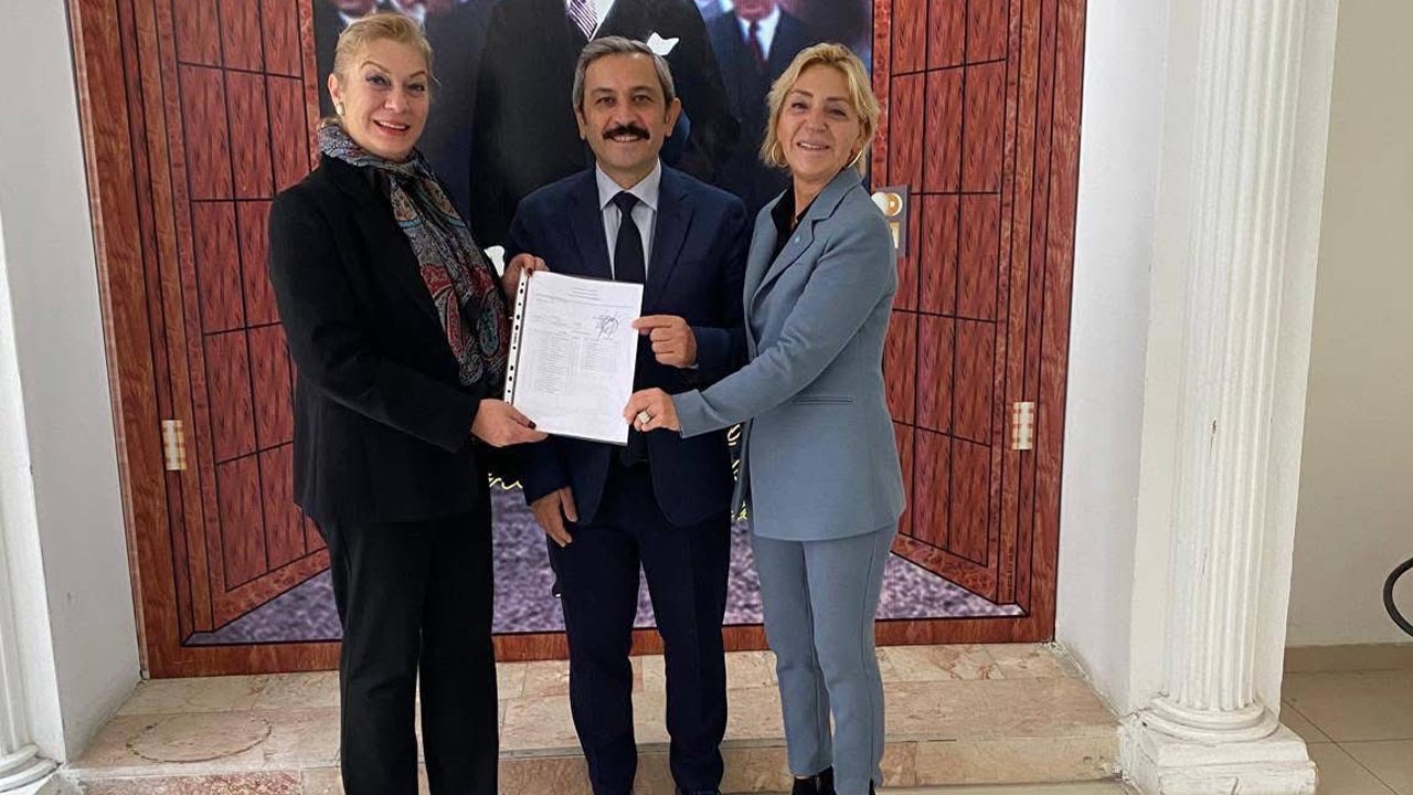 Yalova Iyi Parti Merkez Ilce Baskan Mazbata Toren (5)