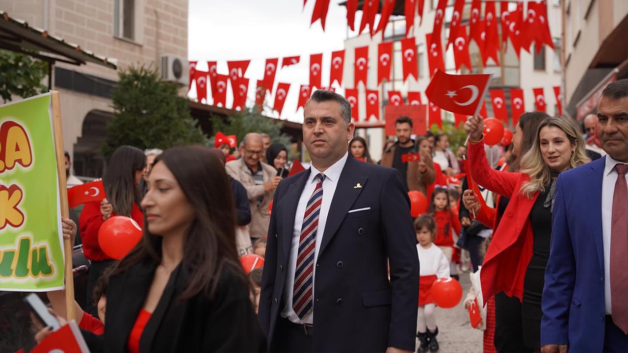 Yalova Kadikoy Belediye Baskan Natura Cocuk Anaokul Cumhuriyet Bayram Yuruyus (4)