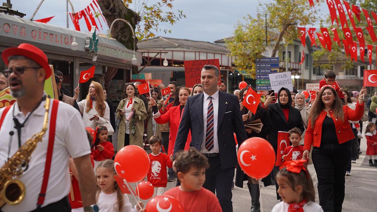 Yalova Kadikoy Belediye Baskan Natura Cocuk Anaokul Cumhuriyet Bayram Yuruyus (6)