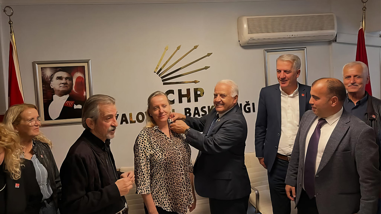Yalova Memleket Parti Deva Isimler Chp Katilim Rozet Toren (3)