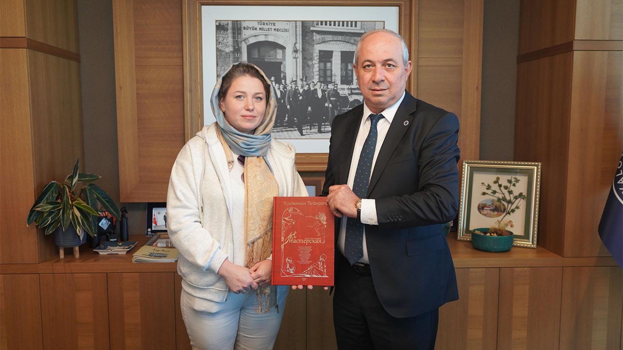 Yalova Rus Askeri Uzman Ressam Ytso Baskan Gorusme (1)