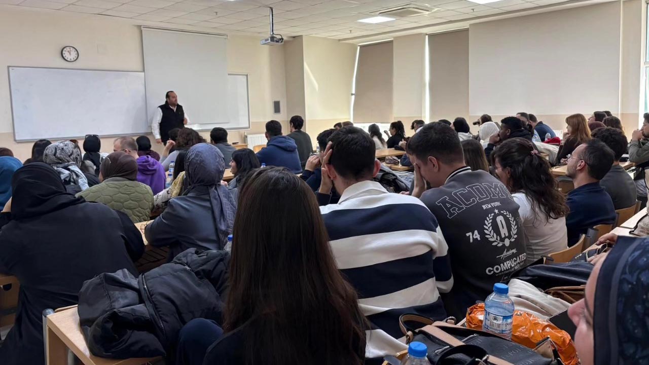 Yalova Ticaret Sanayi Oda Yuksek Istisare Kurul Uyesi Universite Isletme Bolumu Seminer (1)