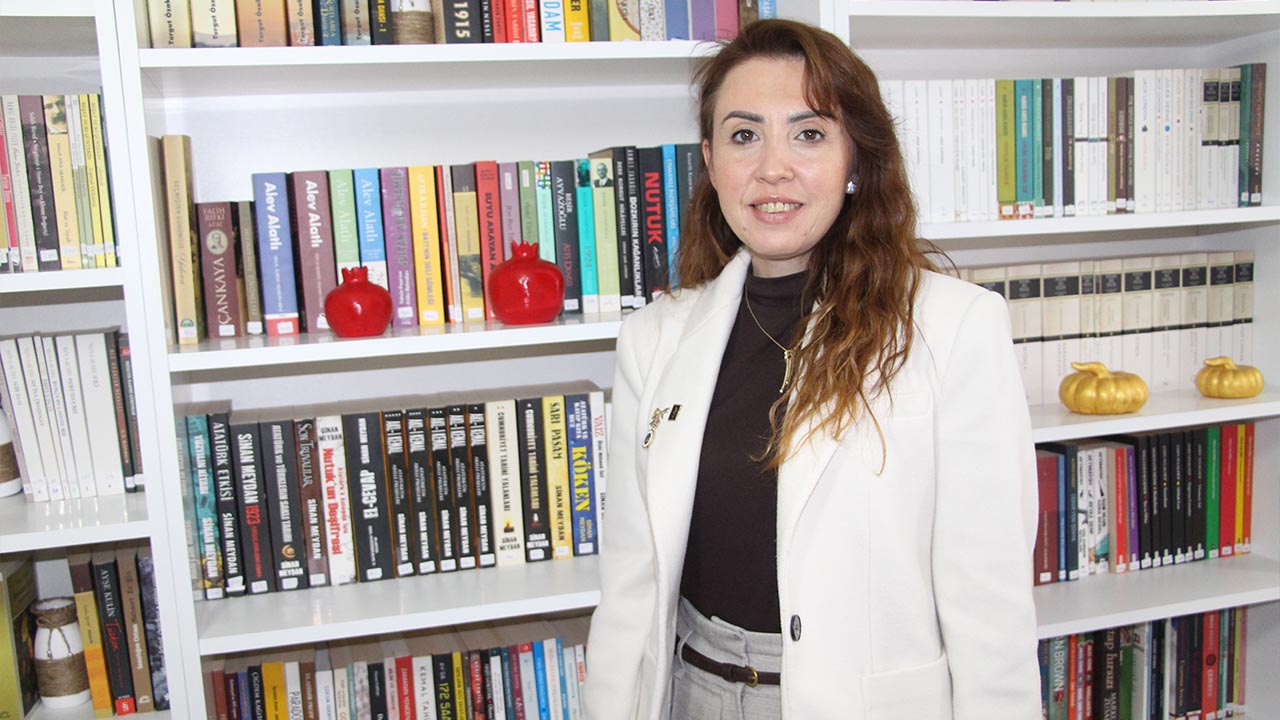Yalova Turk Universiteli Kadinlar Sube Genc Kadin Burs Etkinlikler Bagis (3)